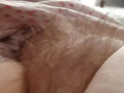 Fata cu păsărică tunsă drăguță face sex pasional în fața filmexxx cu amatori camerei