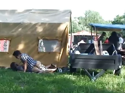 Nimfotele brunete au un plan sexual și șoferul face parte filmexxx cu mature din el