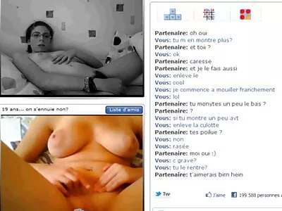O tânără brunetă își mănâncă păsărica filmexxx redtube și se lovește