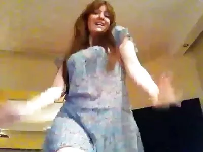 Chick i-a spus tatălui vitreg că vrea sex, iar bărbatul filmexxxl s-a grăbit să o ia dracu