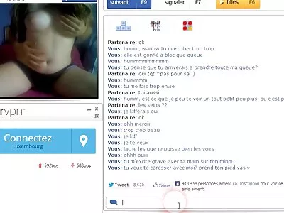 Lesbienele blonde îl pedepsesc pe filmexxx pentru adulti un tip obraznic din tehnologie pentru că le spionează