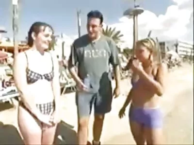 Blonda naturală, cu curbe filmexxx cu negri masive, va face orice este nevoie
