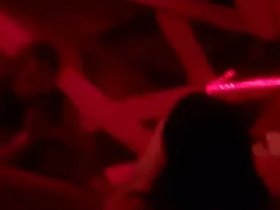 Stud cu înțepătură masivă se filmexxx cu mame vitrege întinde frumos pe brunetă mică