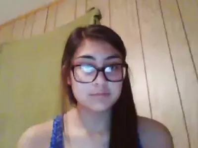 Shyla Shy poate fi mândră de sânii filmexxxfree ei uriași căzuți și de abilitățile orale