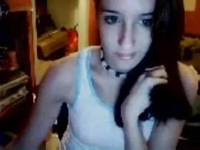 În această cameră are loc o filmexxx cu romance petrecere sexuală în toată regula