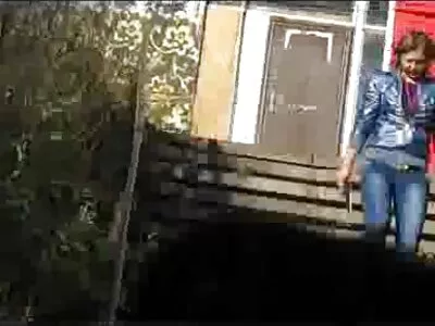 Dansatoare de rezervă brunetă este lovită de filmexxx cu zoofili vedeta principală