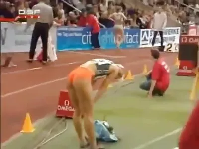 Minunata tipă americană este înclinată pentru niște filmexxx cu grase călărie