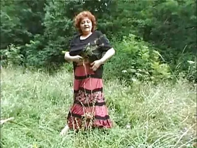 Doamnă neagră și curbată, cu sâni giganți, călare pe stâlpul de carne filmexxx cu alina plugaru al bărbatului ei