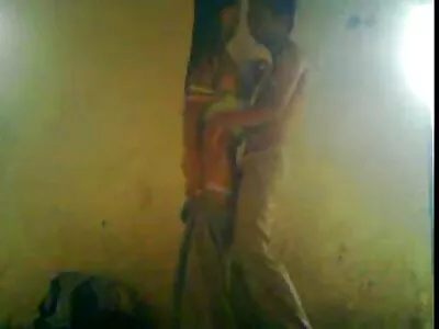 Dulce blondă a filmexxx cu negrese pătruns cu pula tatălui vitreg în bucătărie