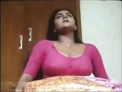 Sexul brunetei cu un bărbat începe filmexxxxxx cu un preludiu oral uimitor