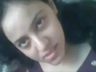 Videoclip POV cu o filmexxx blonde păpușă cu aspect inocent care suge și se dracului