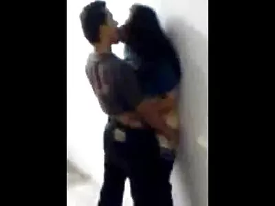 Tânăr dulce călărește un penis mare și negru înainte de o dracu’ în doggystyle filmexxx cu femei mature
